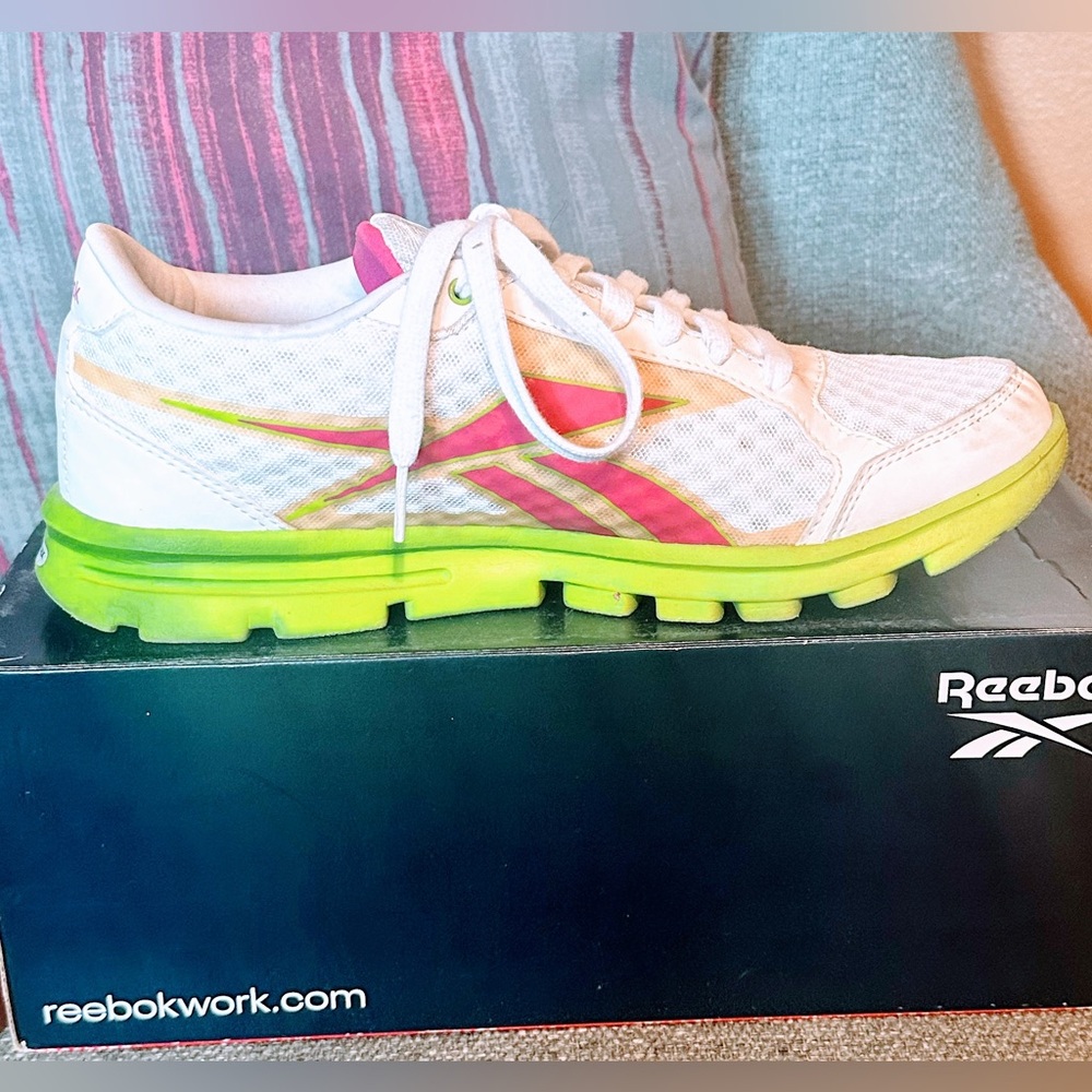 Reebok your flex white/pink/lime green training Sneakers for Stylish Comfort